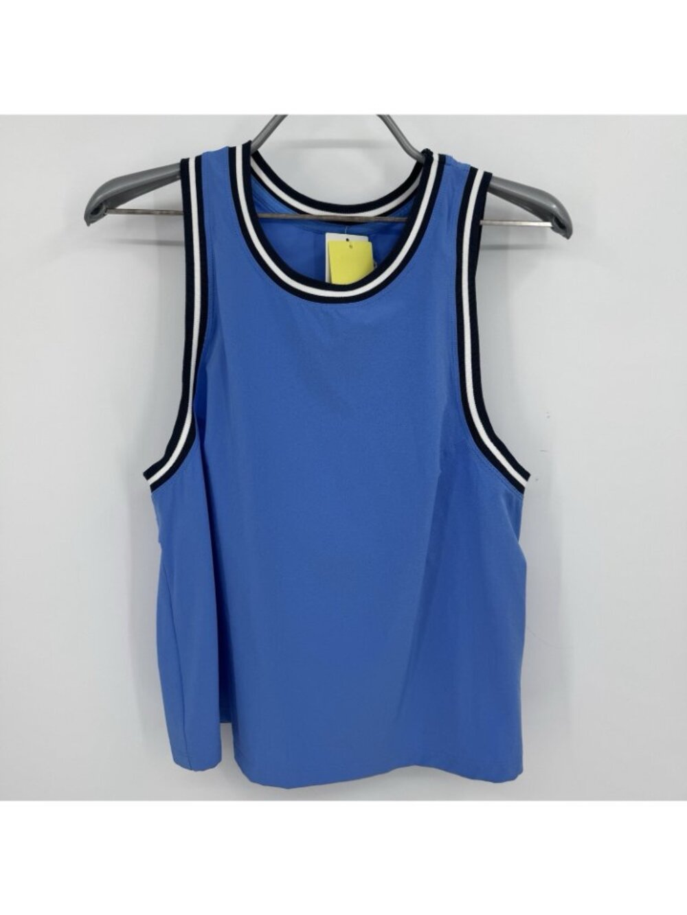 All in Motion Sporty Tank and Airy Sleek Shorts Matching Set size M Target NWT - Picture 3 of 11